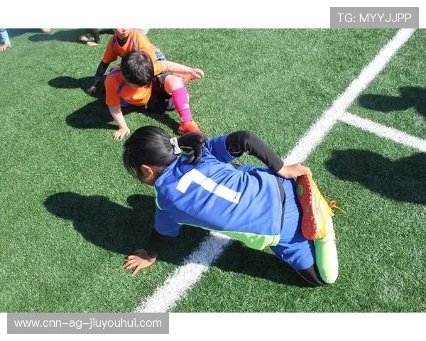 从左脚起势到右脚发力的足球攻防技巧与实战应用深入解析实用指南